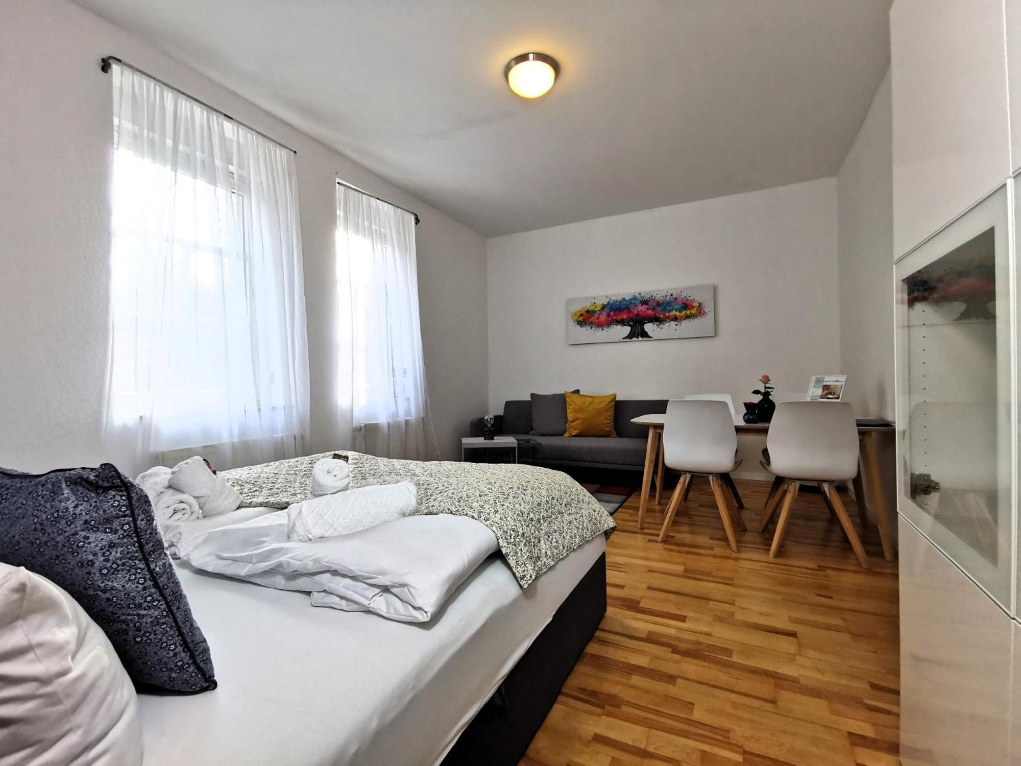 Bohnapartments Steigerwald - In Der Stadt - Vollausstattung - Wlan - Gratis Parkplaetze Apartment *