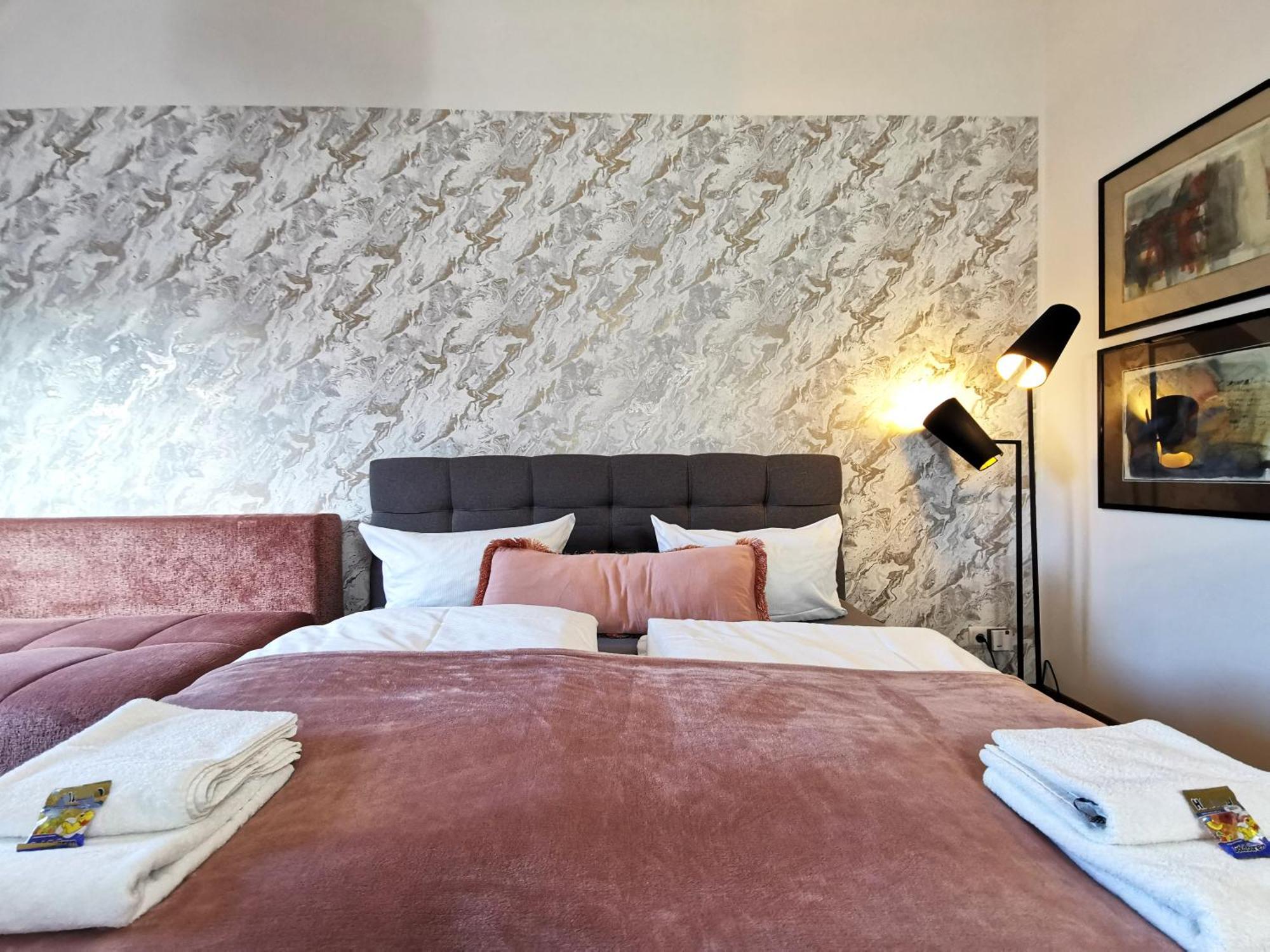 Bohnapartments Steigerwald - In Der Stadt - Vollausstattung - Wlan - Gratis Parkplaetze Apartment *